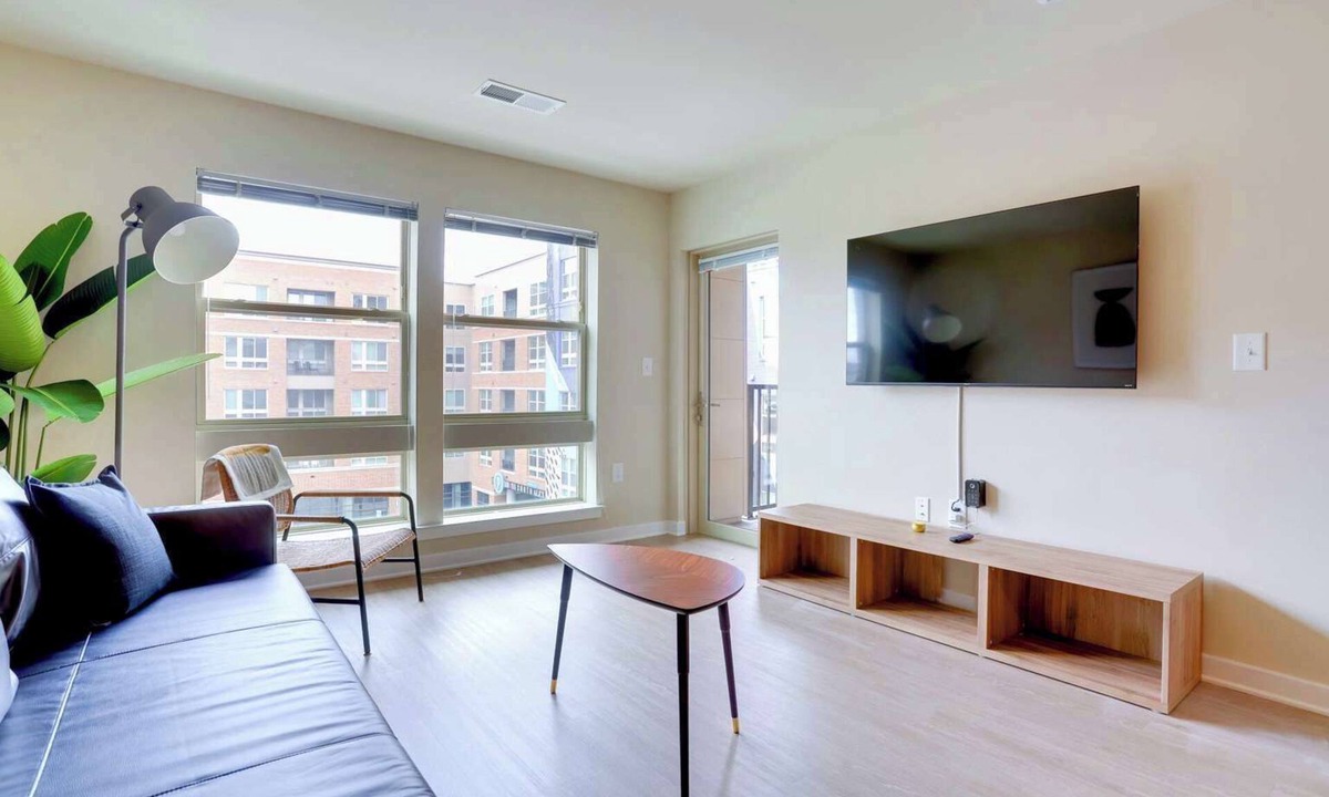 Groveton Apartment | Comfortable Alexandria Apt W Business Facilities