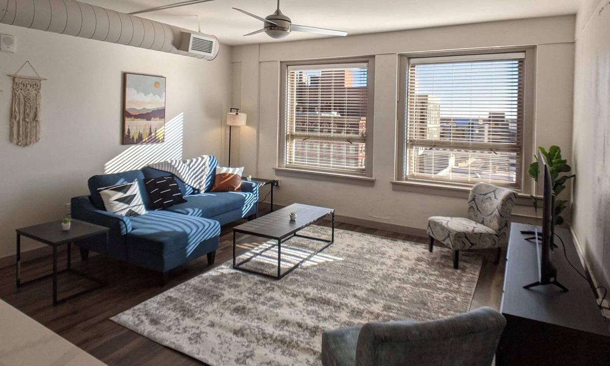 Downtown Wichita Apartment | Comfortable and Clean Modern DT Wichita Apt with Full Kitchen