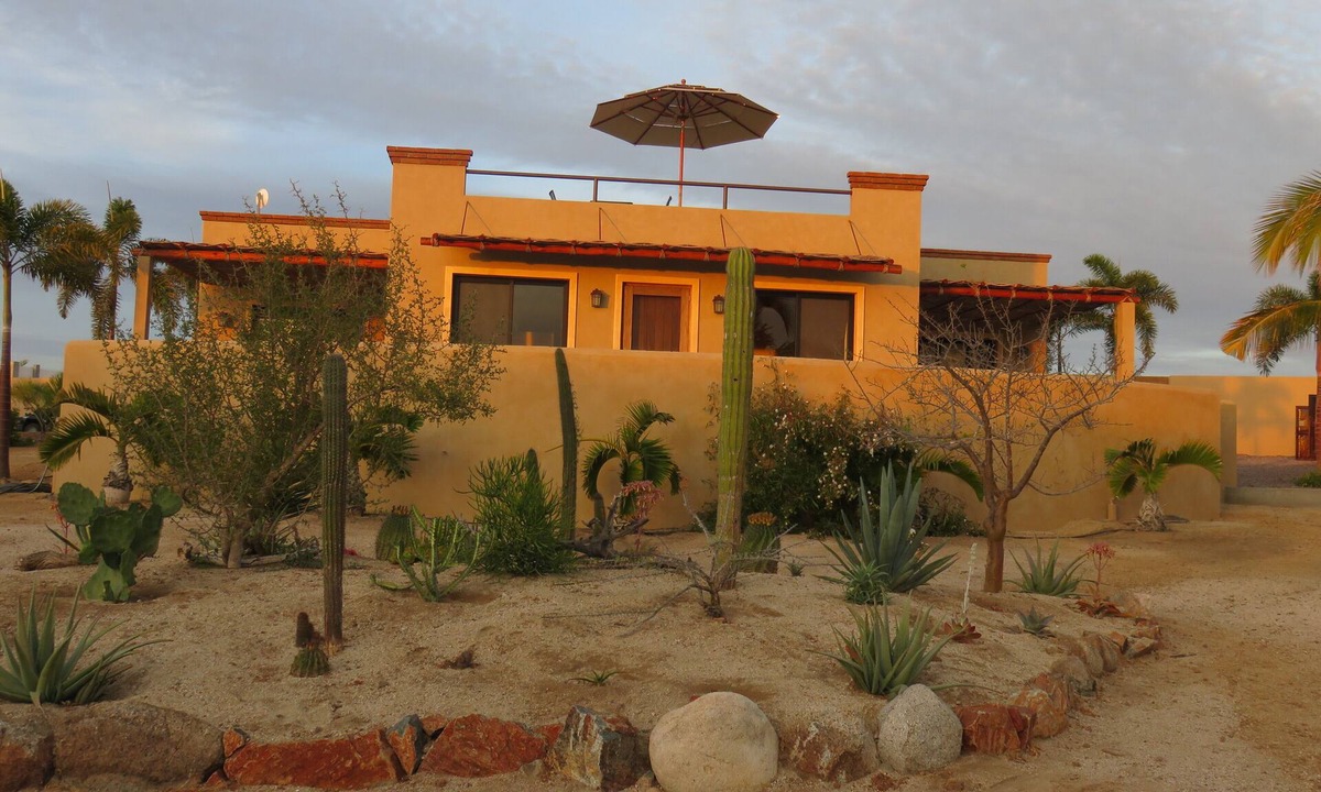 Todos Santos House | Comfortable and Inviting