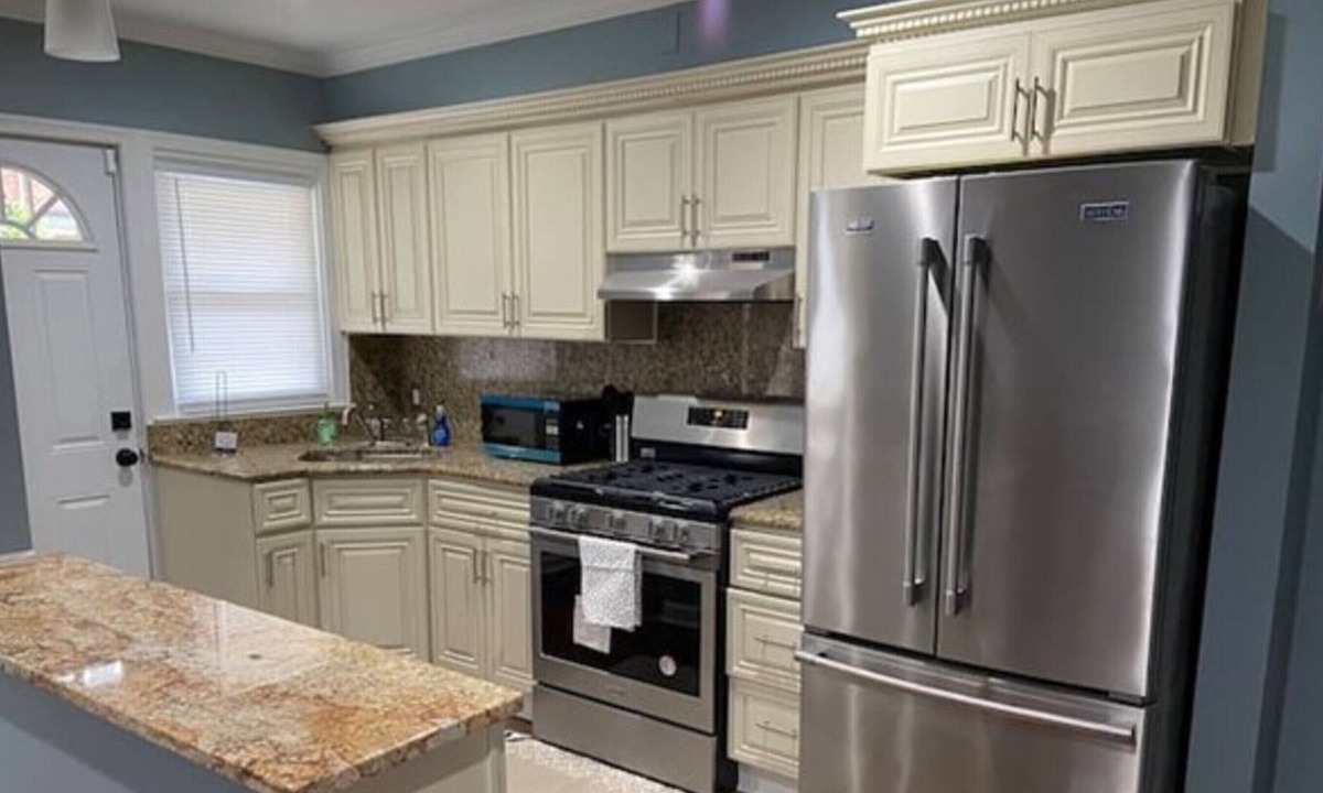 Morgan Park House | Comfortable and Local Three Bedroom Townhome!