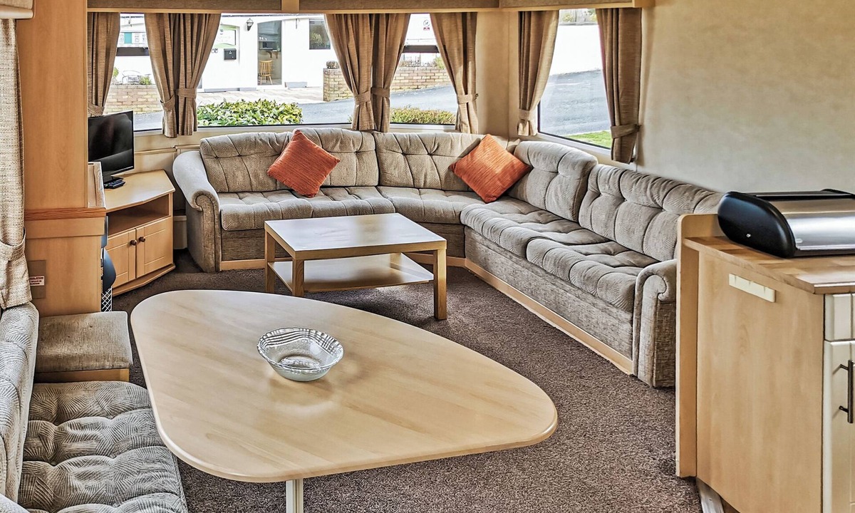 Perranporth House | Comfortable and spacious 12ft-wide caravan with one double and one twin.