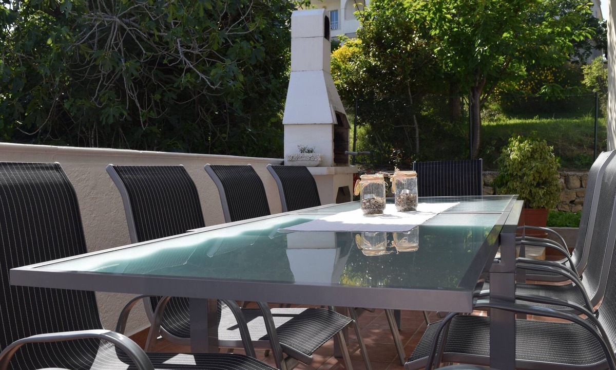 Banjol Apartment | Comfortable and spacious apartment with terrace Rab (A-12383-a)