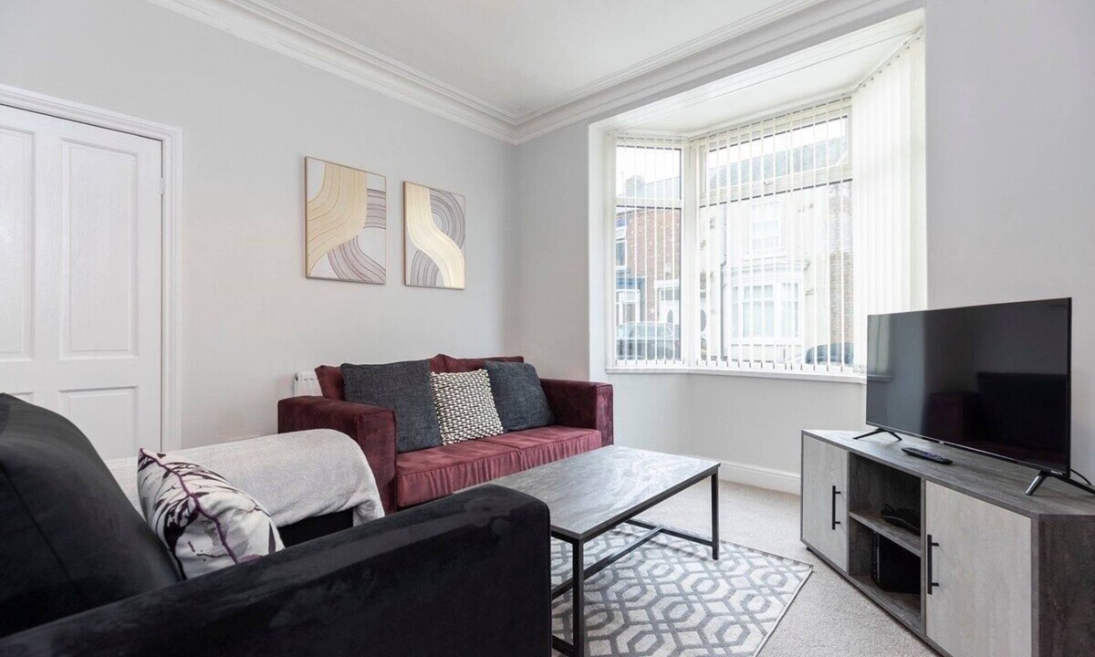 Darlington House | Comfortable and very spacious home