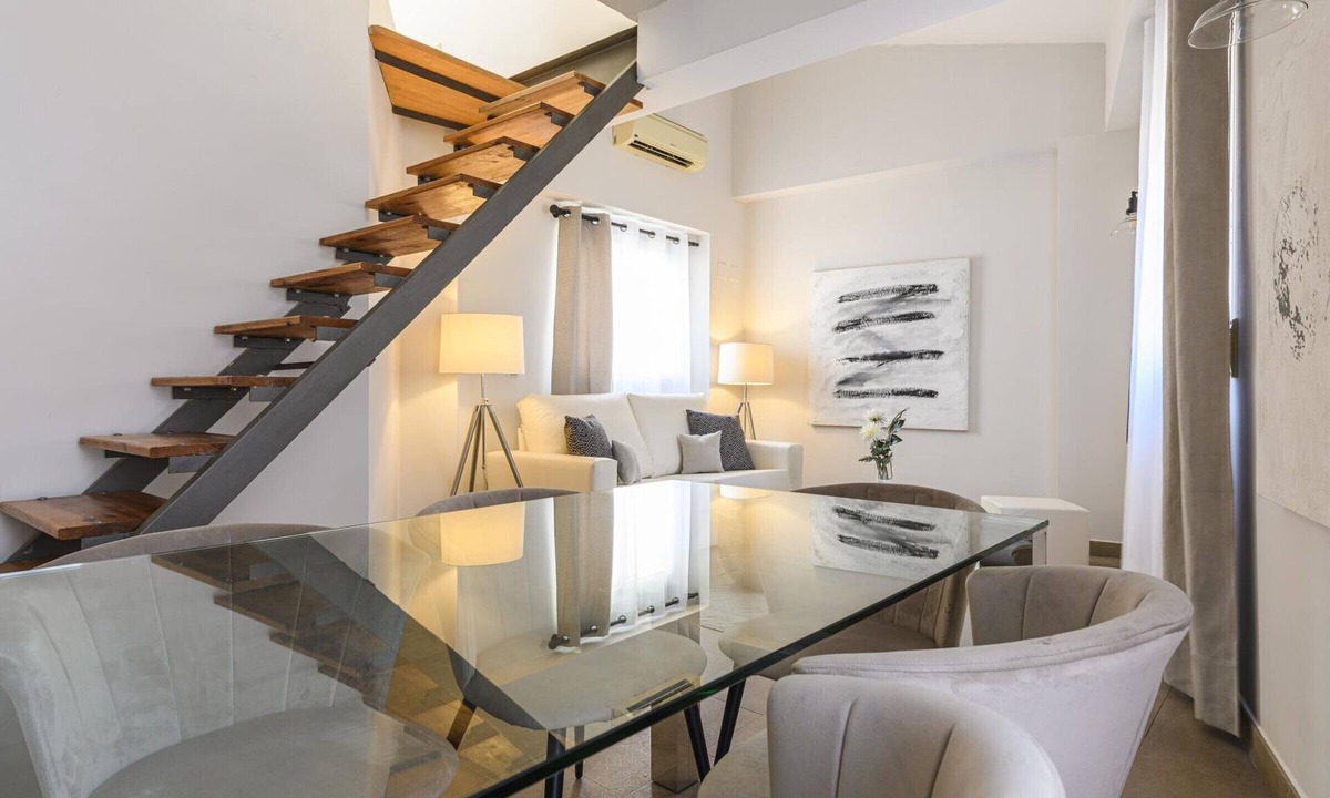 El Pilar Apartment | Comfortable Apartment with Terrace in Central Valencia