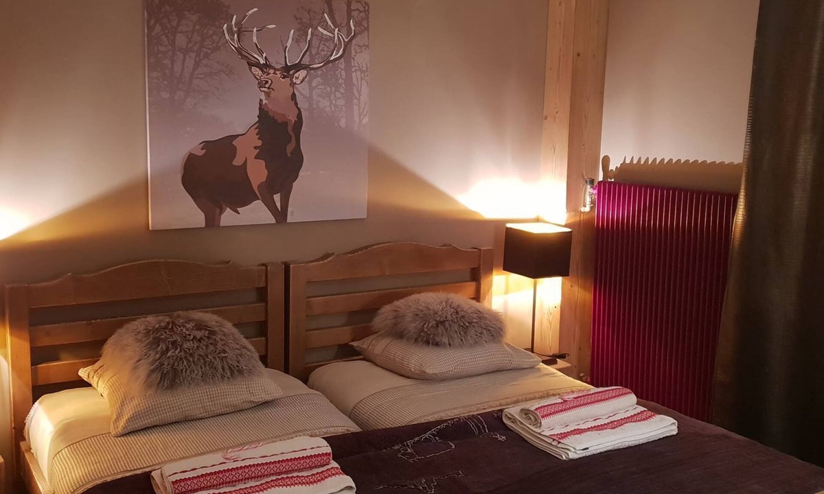 Montriond Apartment | Comfortable apartment in a contrasting décor between modernity and tradition.