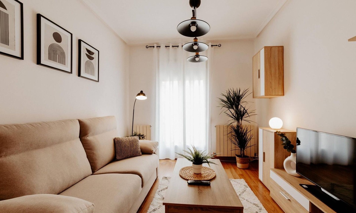 Logrono Apartment | Comfortable Apartment with Terrace in Logroño