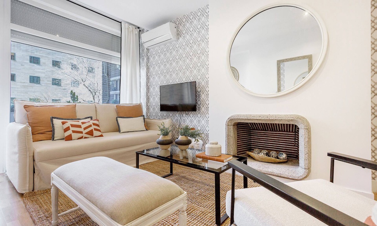 Jeronimos Apartment | Comfortable Apartment with Terrace near Retiro Park. Retiro II