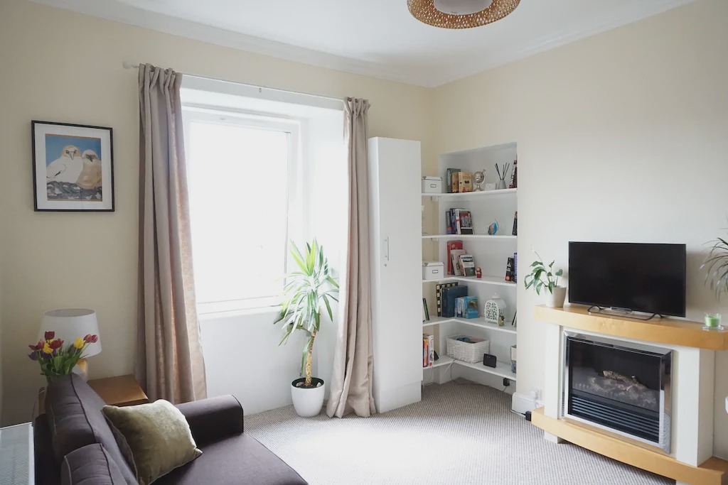 West End Apartment | Comfortable Central West End Suite