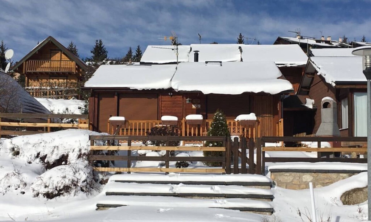 Pyrenees 2000 House | Comfortable Chalet pie slopes Pyrenées 2000 for 9 people