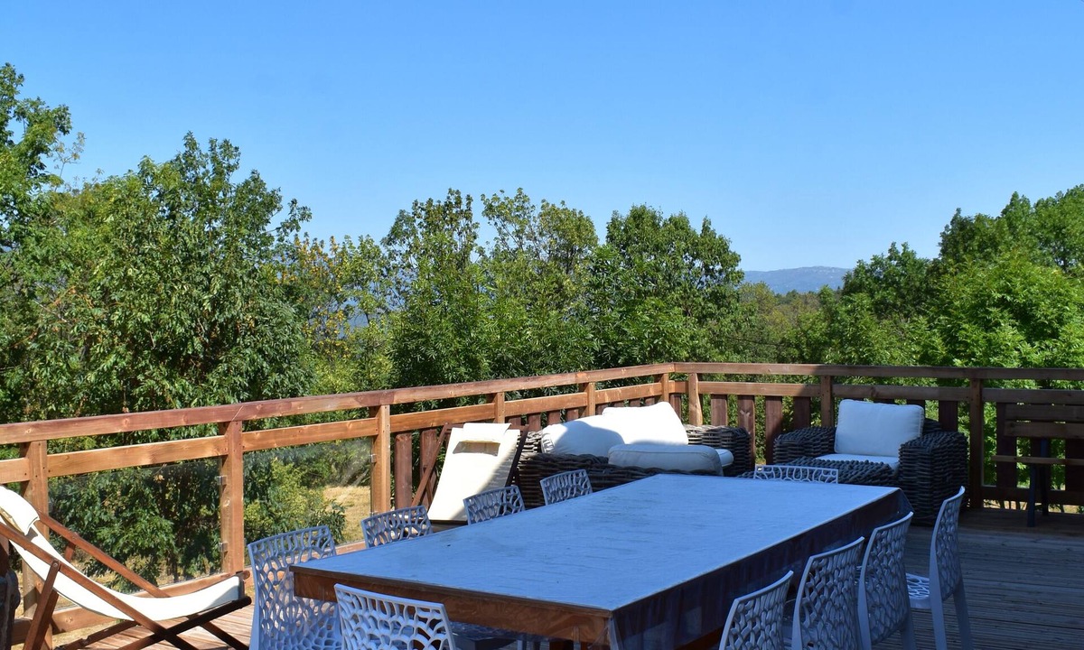 Fillols Ski Chalet | Comfortable chalet sleeps twelve!