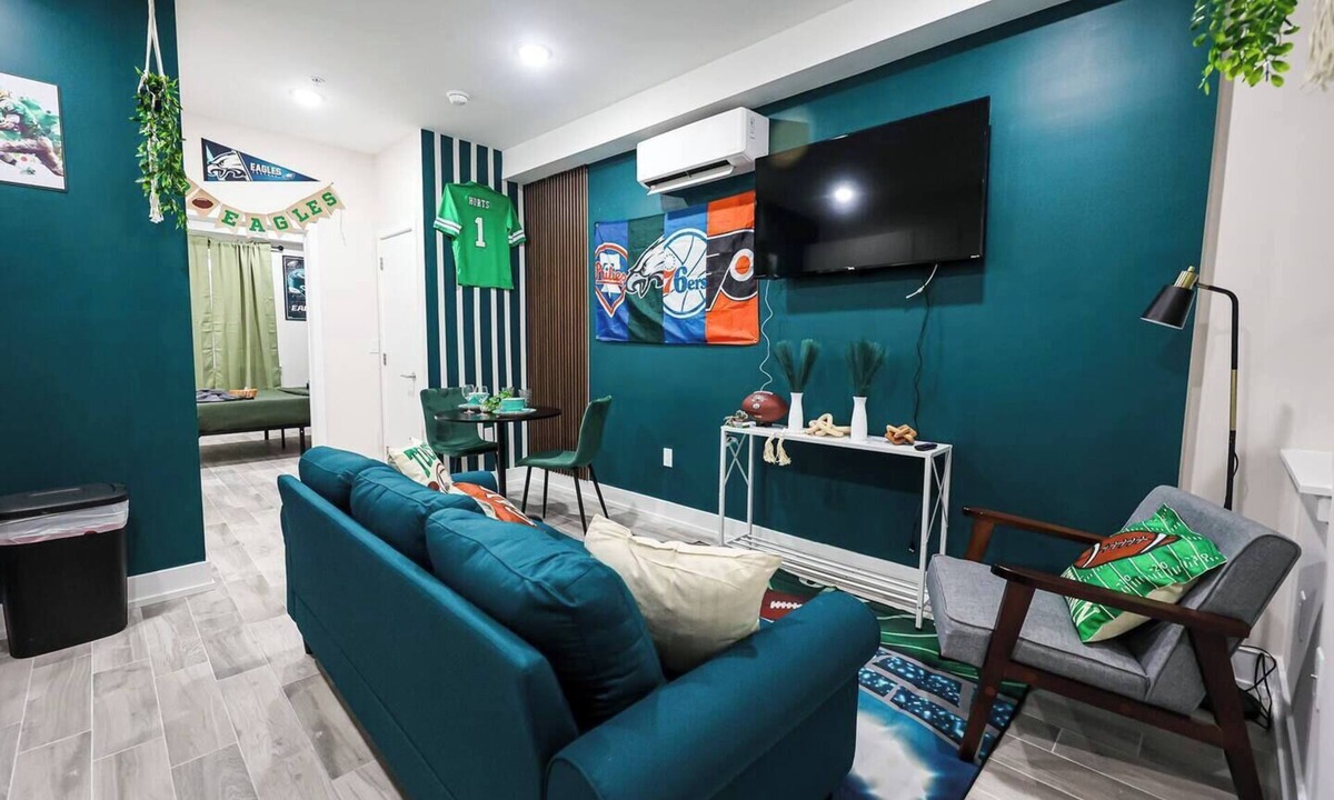 East Parkside Apartment | Comfortable, clean, and fully equipped for short or extended stays. Enjoy a hassle-free experience in a well-located, professionally managed space—perfect for work or relaxation.