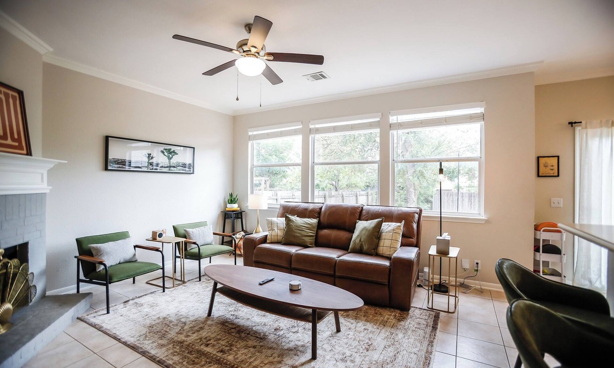 Springbrook House | Comfortable, Convenient and Near the Action!
