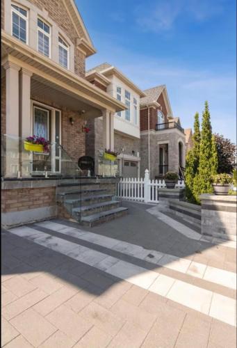 Mount Pleasant Apartment | Comfortable & Cozy 2BR Hideaway Basement Appartment