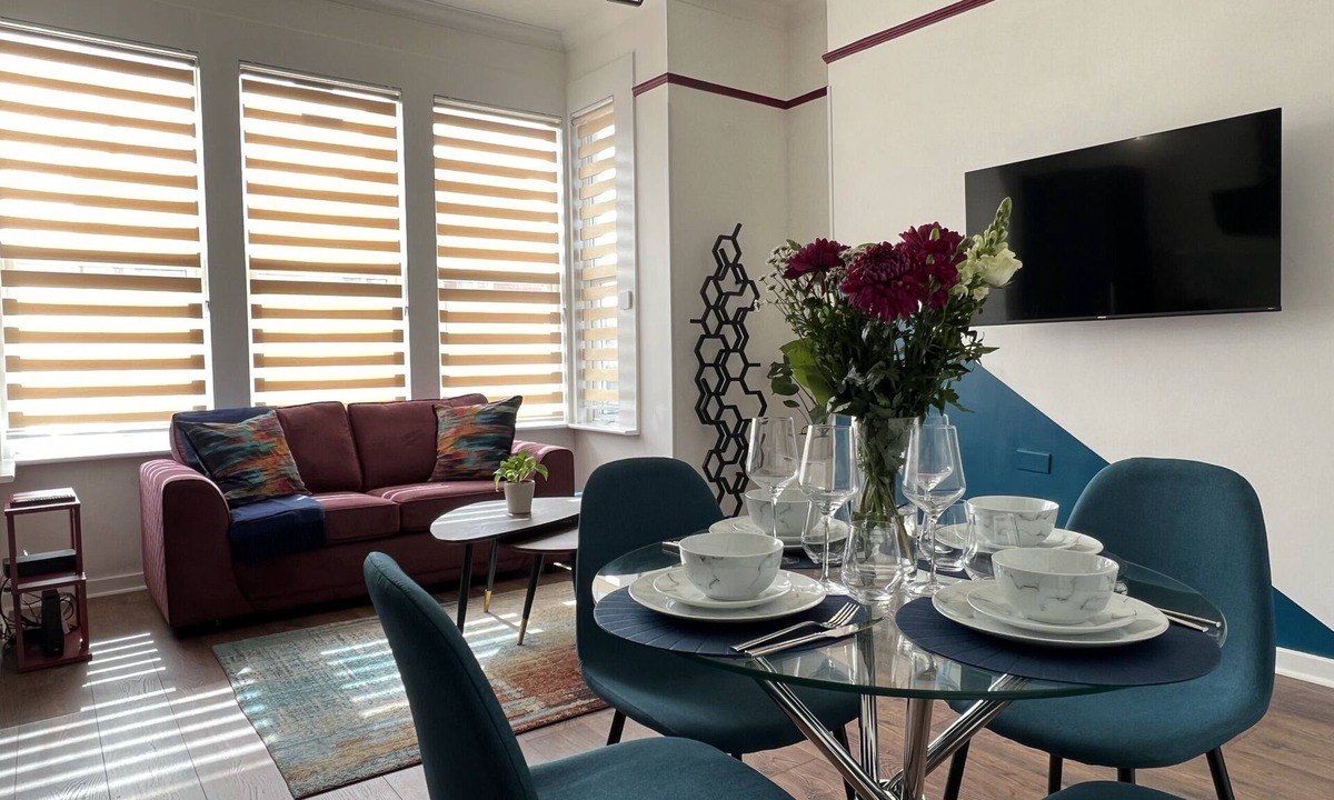 Westcliff-on-Sea Apartment | Comfortable double room in Westcliff-on-Sea