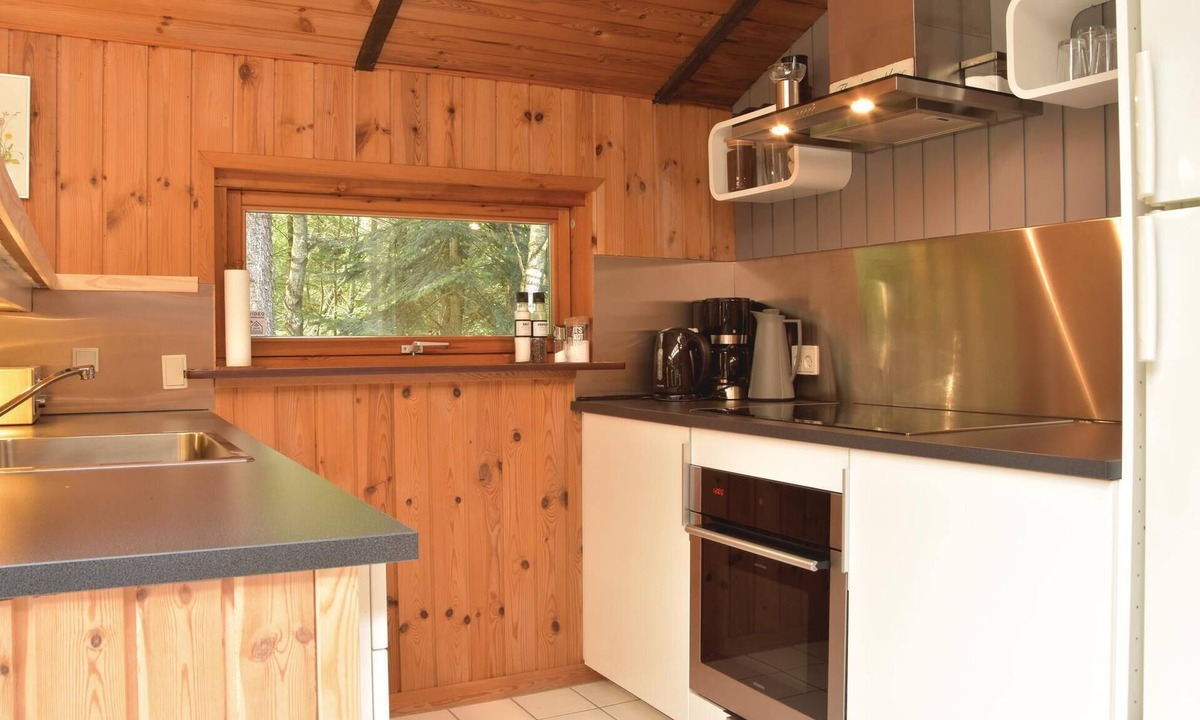 Tim House | Comfortable domicile in a quiet environment.