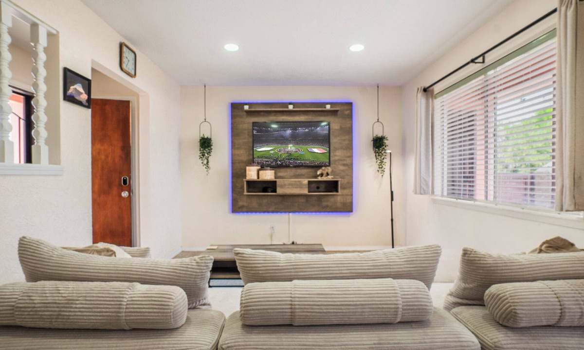 Biggs Field House | Comfortable Eastside El Paso Home for Families, Nurses & Work Stays