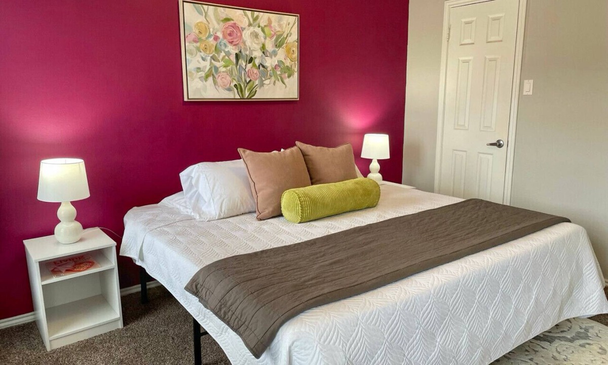 South Side Condo | Comfortable Family Stay with Pool, Near Beach
