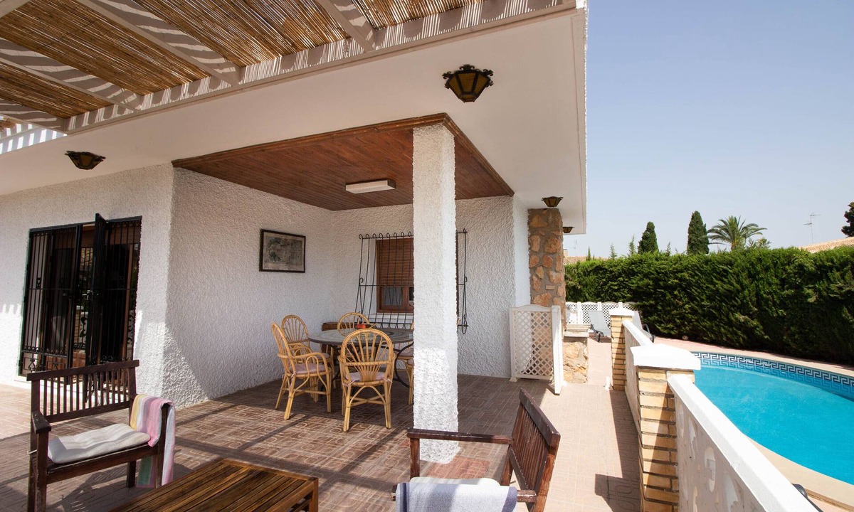 Dehesa de Campoamor Villa | Comfortable family-friendly villa. Own garden and pool. WiFi.