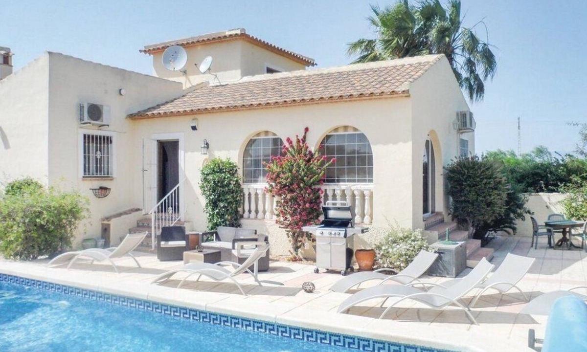 Orihuela Villa | Comfortable family villa with private heated pool for 8 people