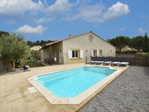 Montbrun-des-Corbieres Villa | Comfortable villa with jacuzzi