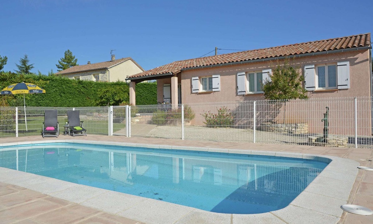 Saint-Victor-de-Malcap Villa | Comfortable villa with swimming pool