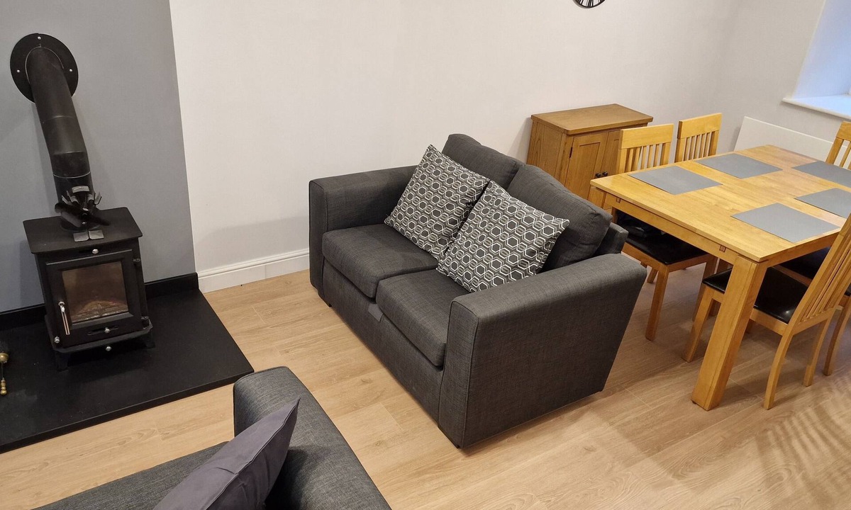 Rhiwbryfdir Cottage | Comfortable Mountain-View Cottage