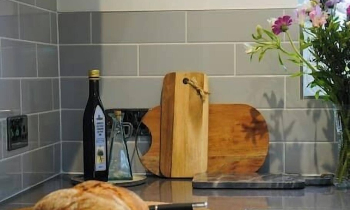 Doncaster Apartment | Comfortable house with parking