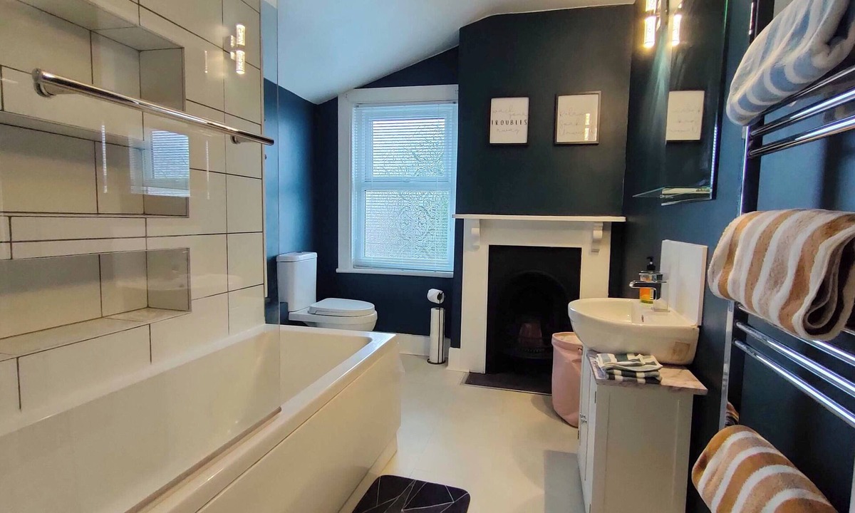 Gillingham House | Comfortable home away from home