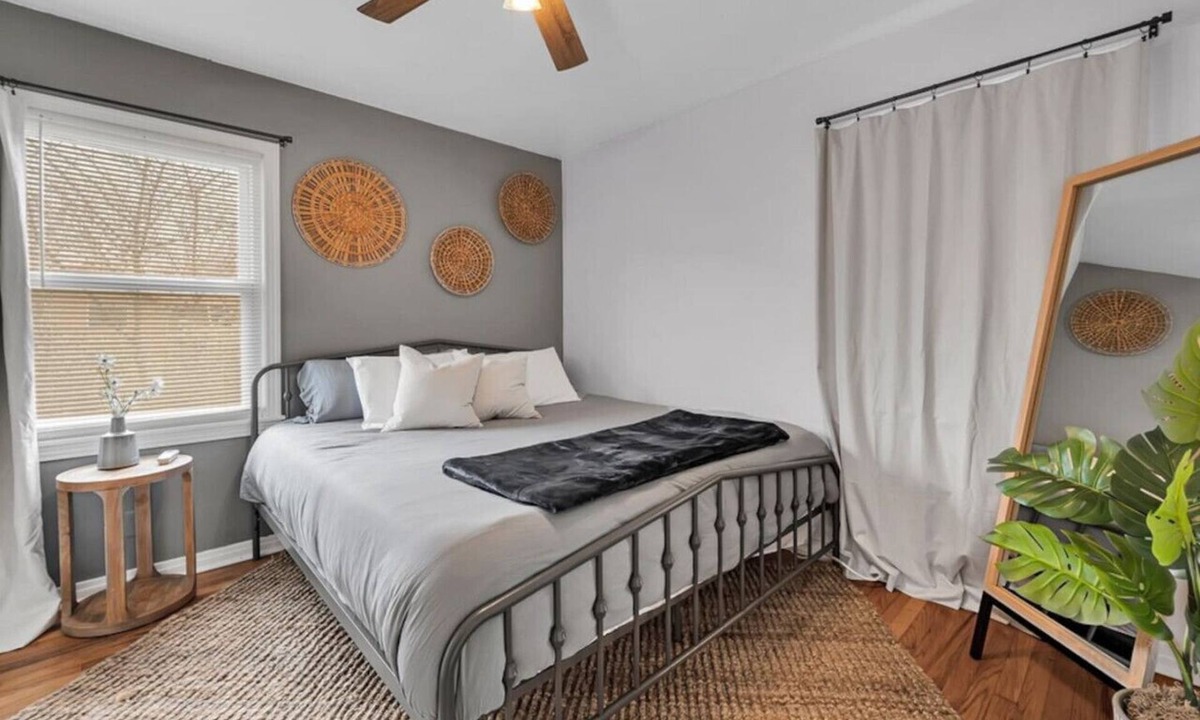 Belton House | Comfortable Home | New Remodel