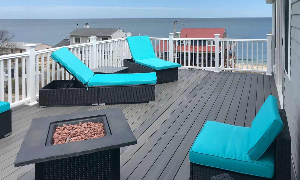 Plymouth House | Comfortable home with rooftop deck, beach & water views, W/D, & central AC