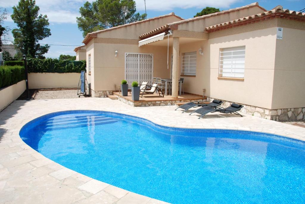 Les Tres Cales House | Comfortable House in Les Tres Cales with Private Pool