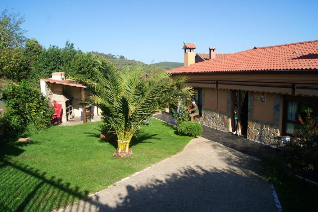 Sotoserrano House | Comfortable house in Sotoserrano with mountain view