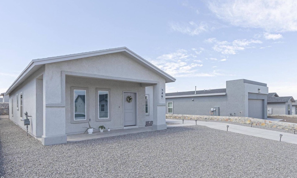 Chamberino House | Comfortable House in West Side
