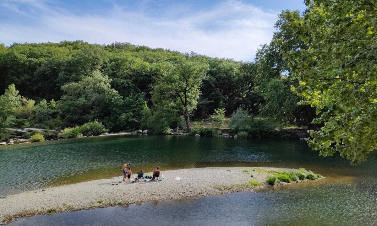 Laroque House | Comfortable house with secure garden