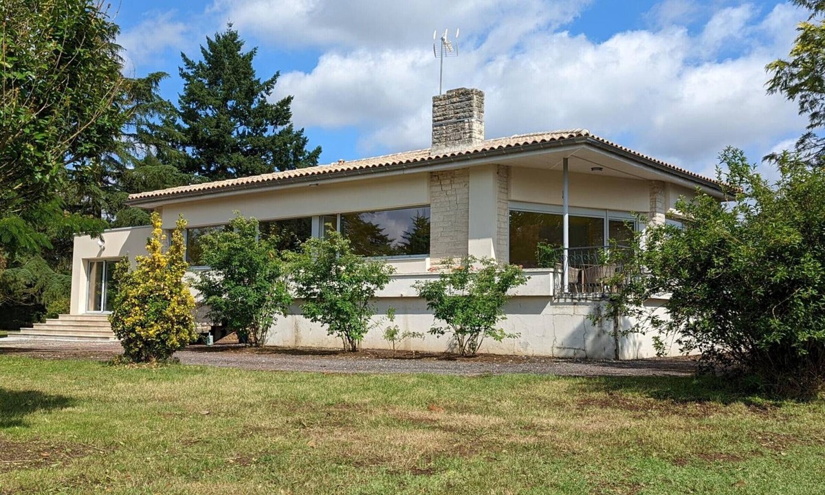 Agris Cottage | Comfortable house with private garden, internet, parking