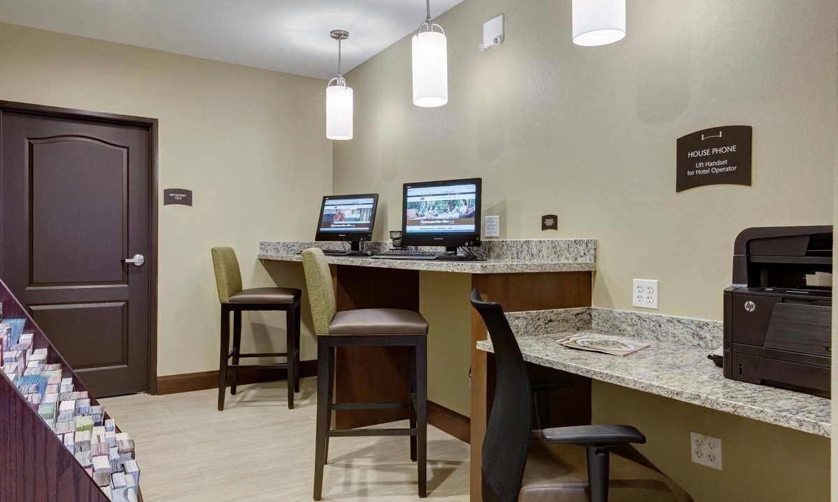 Maryland Heights Condo | Comfortable King Suite Near Edward Jones! Complimentary Breakfast