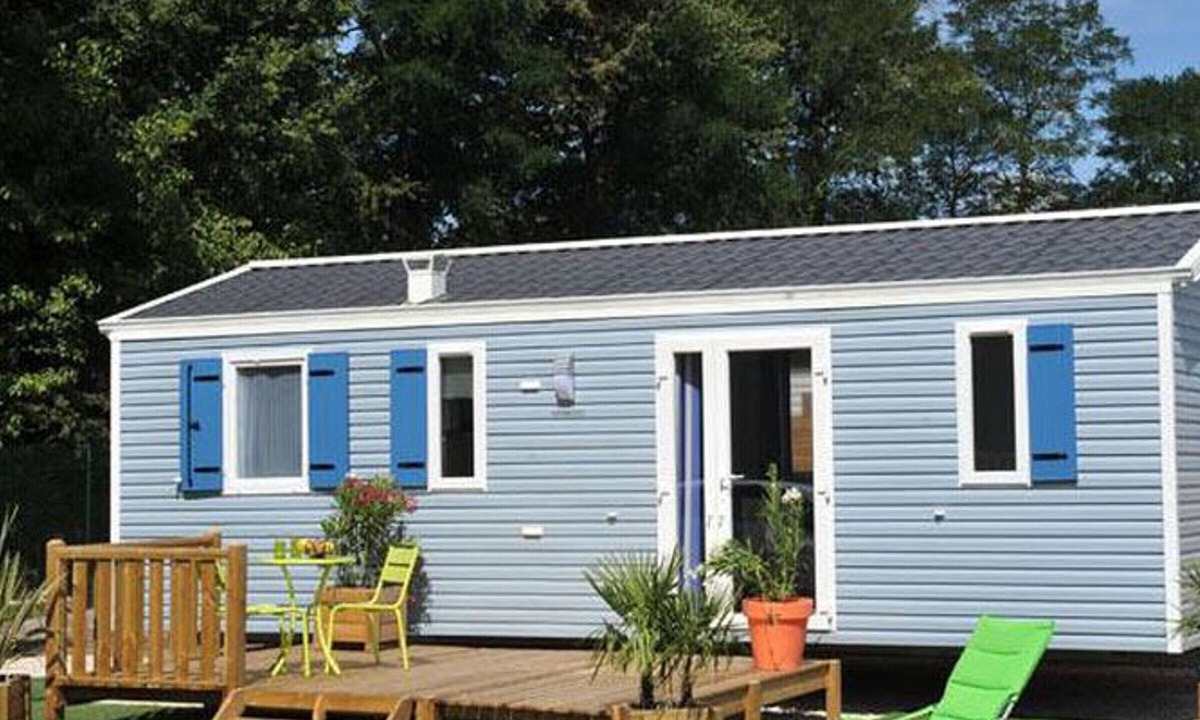 Avrille House | Comfortable mobile home for 8 with terrace