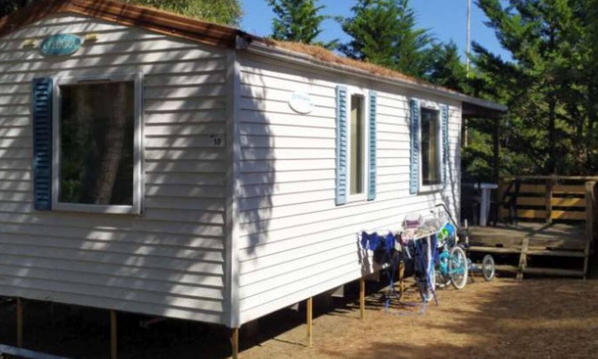 Laurens House | Comfortable mobile home with terrace for 5 people