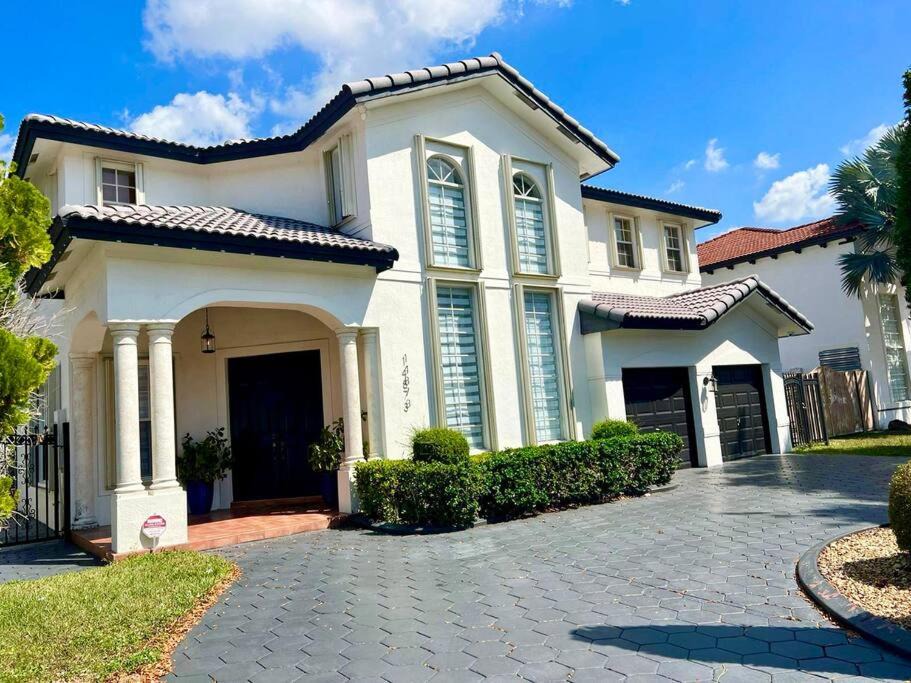 Tamiami House | Comfortable New Home Miami