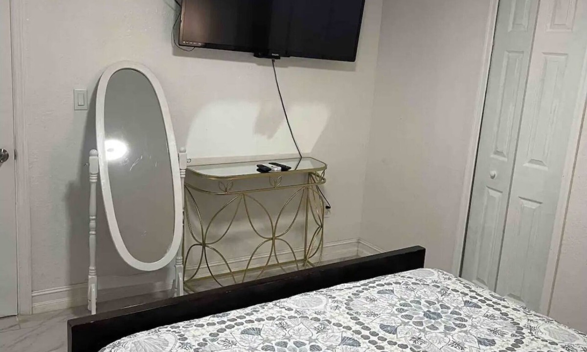 Oak Ridge Apartment | COMFORTABLE ORLANDO PRIVATE STUDIO W/FULL KITCHEN!