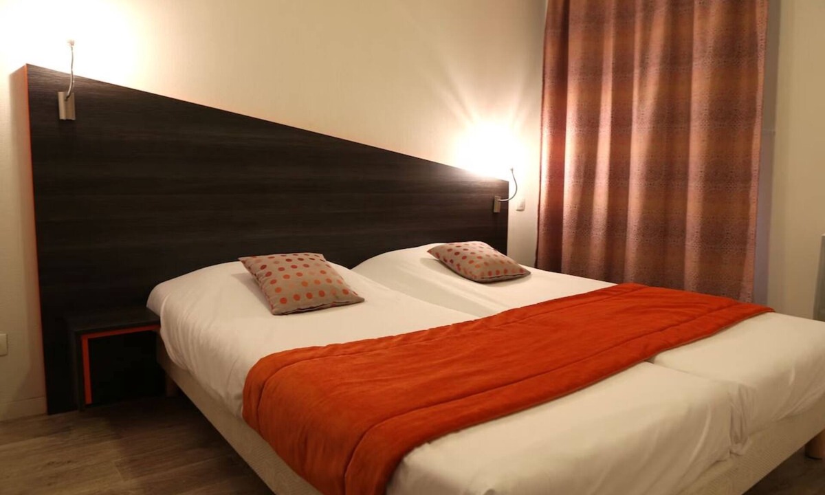 Chevilly-Larue Hotel | Comfortable Paris Sud Stay Near Business Parks | 2 Units