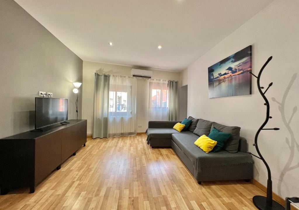 Badalona Apartment | Comfortable renovated flat, WiFi!