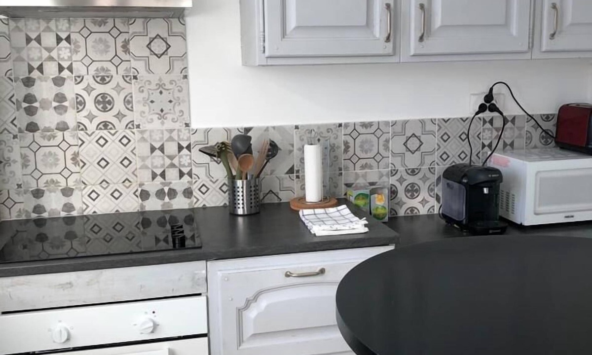 Les Epinettes House | Comfortable room near train station