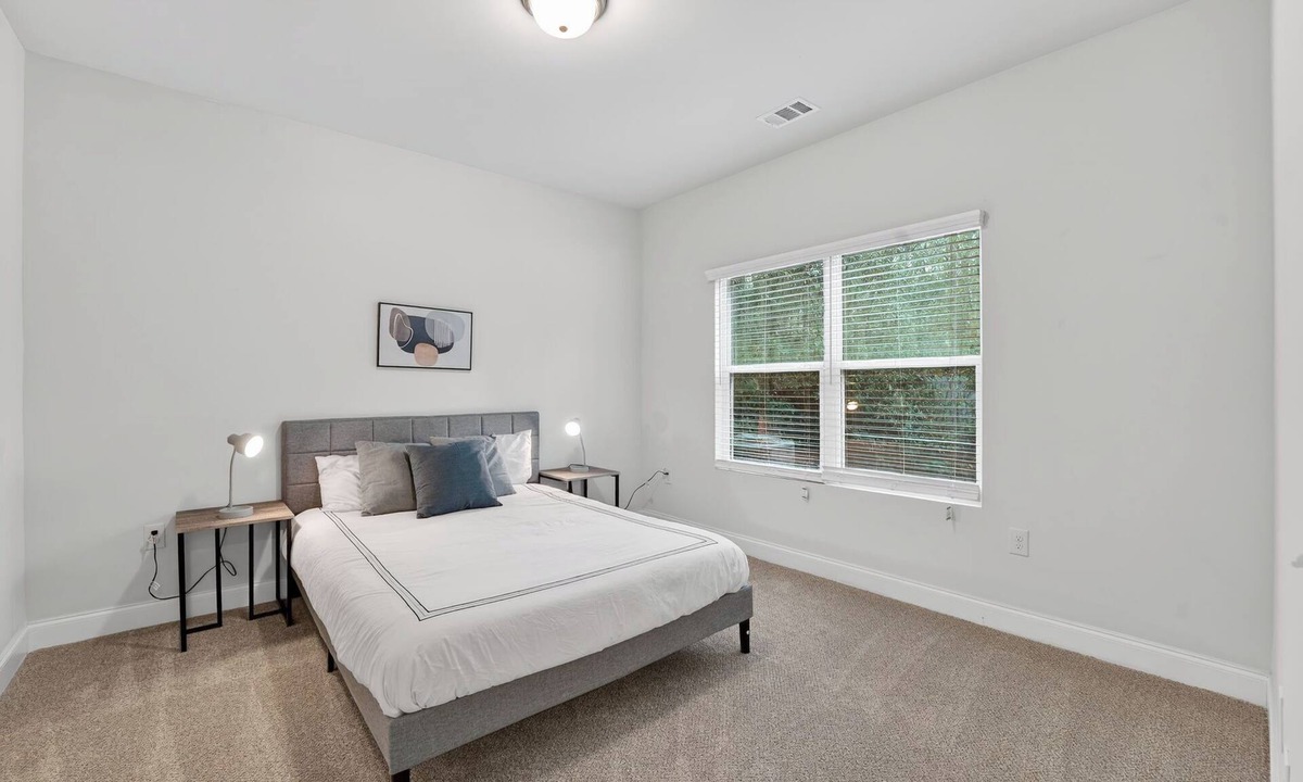 Savannah Apartment | Comfortable Savannah Stay With Amenities