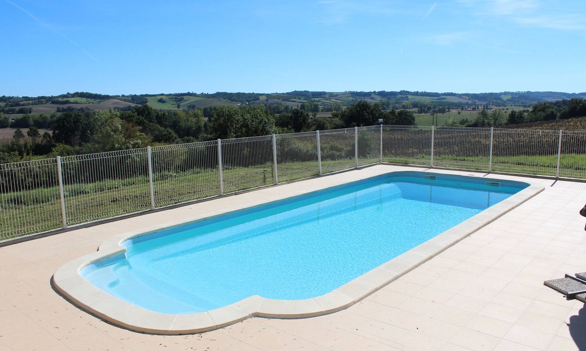 Castelsagrat Cottage | Comfortable space and well decorated