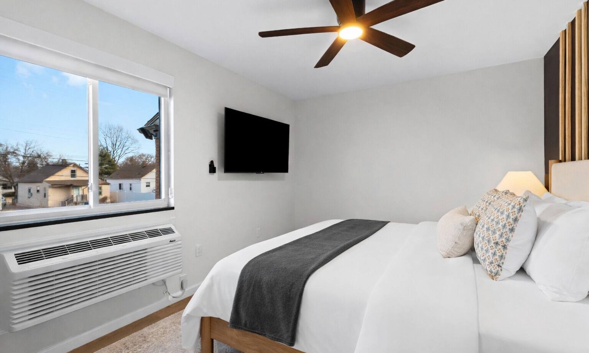 Eastpointe Apartment | Comfortable & Spacious 1BR in Eastpointe