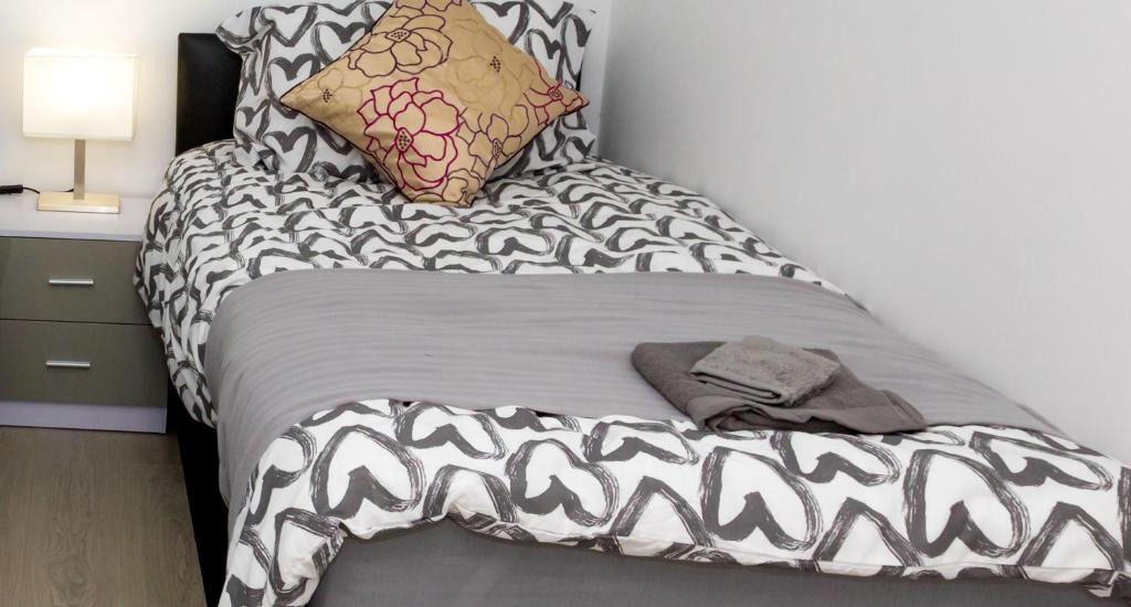 Shirley House | Comfortable stay in Shirley, Solihull - Room 3