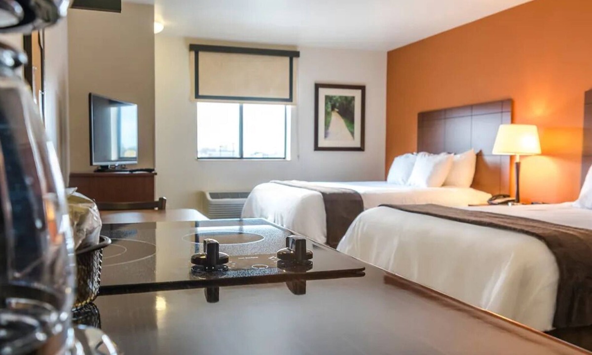 Lubbock Hotel | Comfortable Stay Near Lubbock Downtown + Free Parking | 4 Units