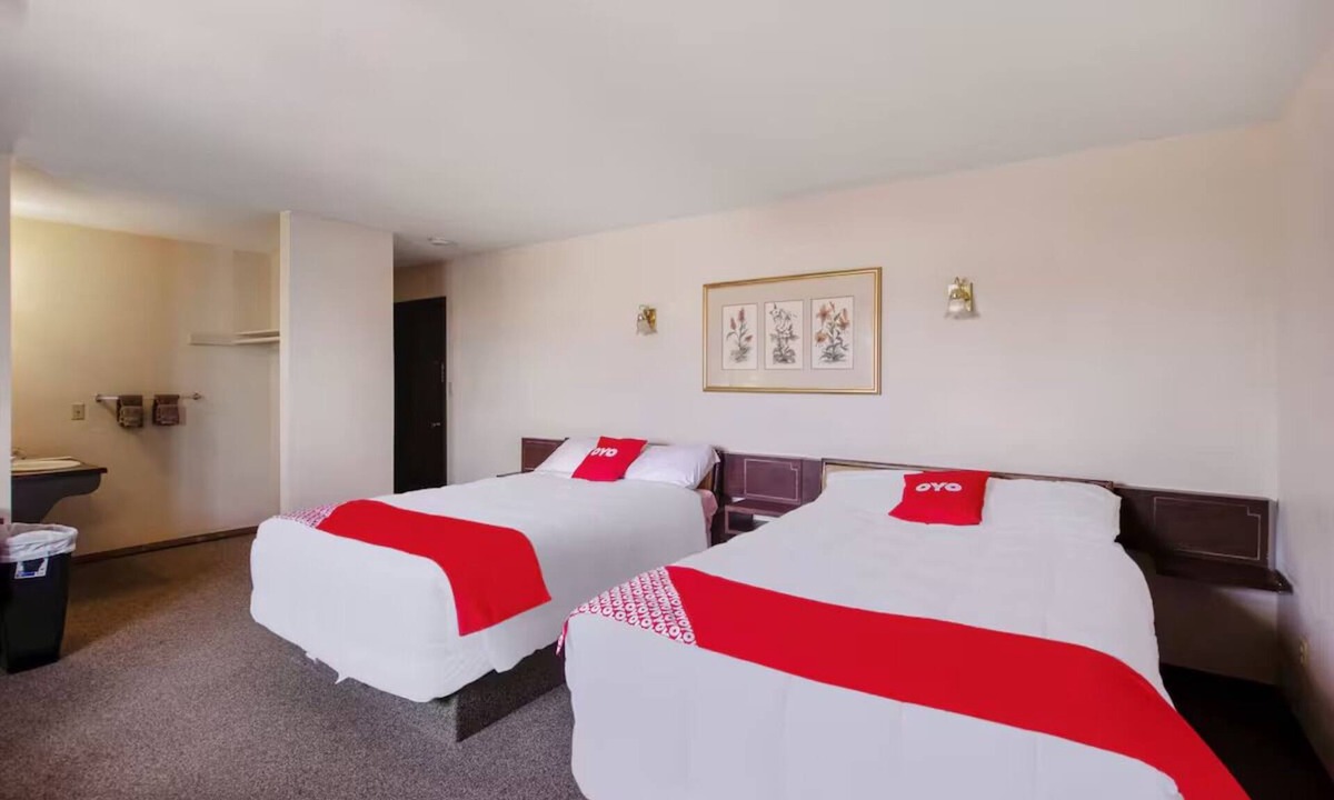 Cheyenne Wells Hotel | Comfortable Stay w/Private Bath, 4 Rooms Available Near Cheyenne Wells