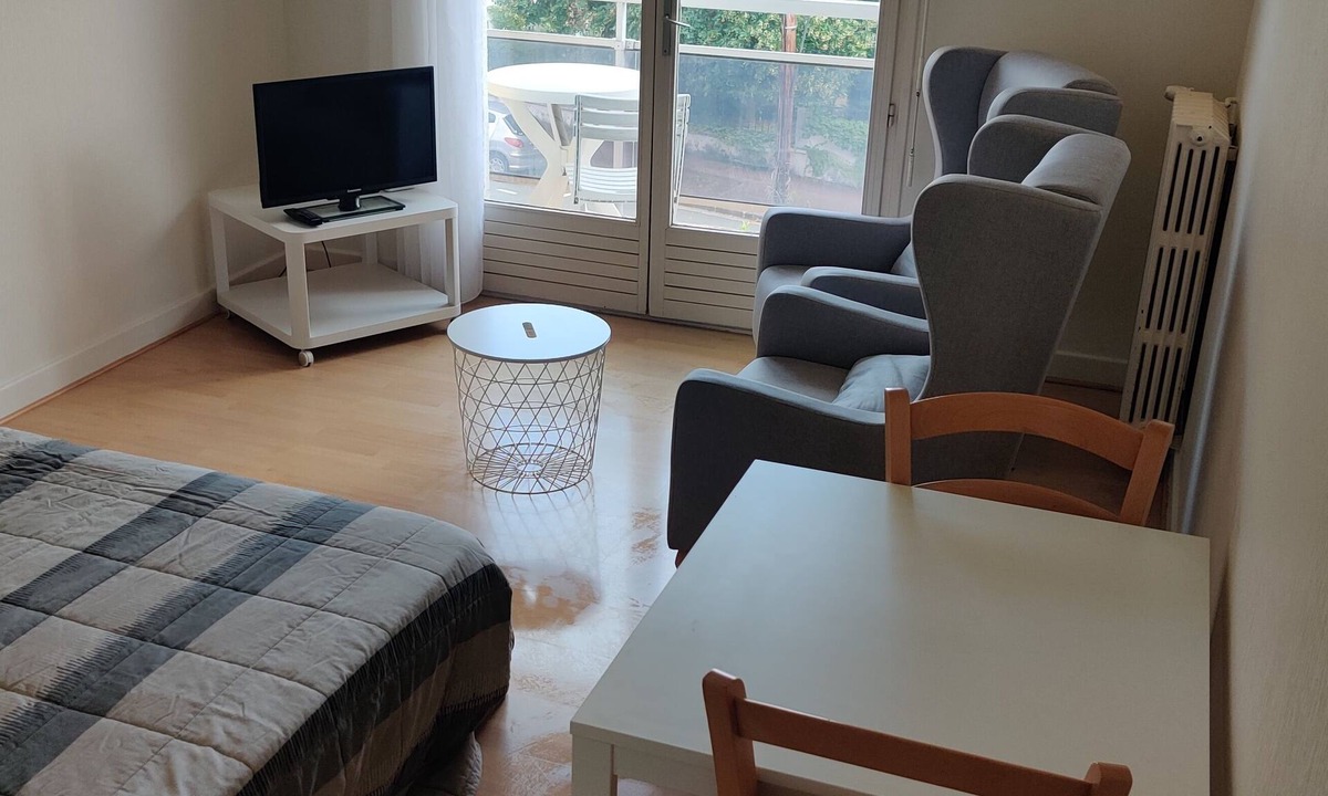 Chatel-Guyon Apartment | Comfortable studio with balcony in Chatel Guyon